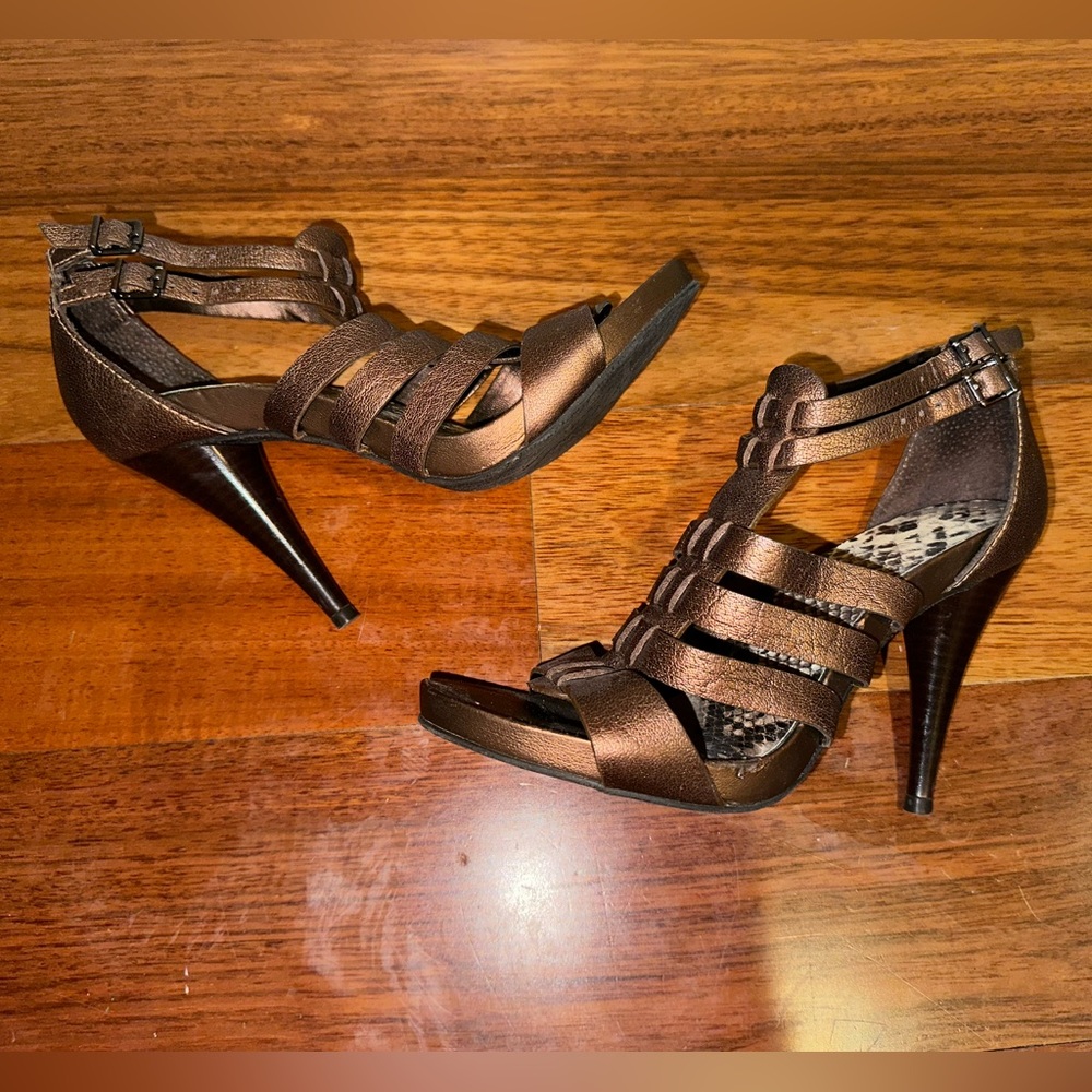 Gianni Bini bronze heels strappy